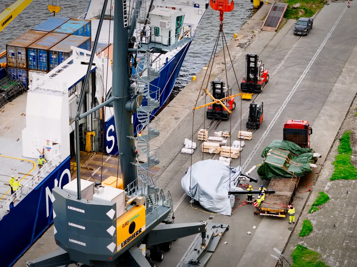 Delivery of large and heavy equipment by liner ship from Poland to Norway. Enkel Project Logistics can assist you to optimise your shipping costs.