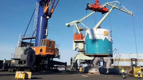 Port handling including crane works, lashing & securing. Enkel Project Logistics will take care of that. Own survey department to control every move.