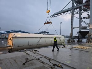 Transportation of steel tanks to Norway by sea